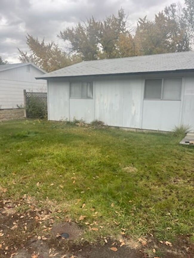 Building Photo - 708 Ironwood St