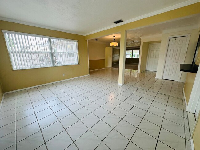 Foto del edificio - Spacious 2 Bedroom 2 Bathroom Seminole Hom...