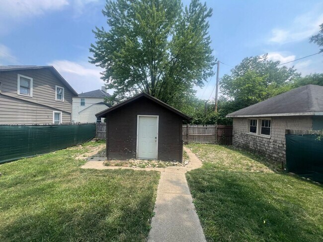 Foto del edificio - 530 Millikin 3BR/1BA (Hamilton)