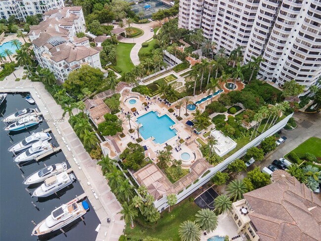 Foto del edificio - 2000 Island Blvd