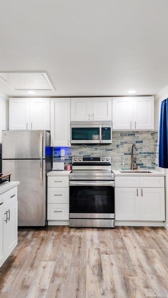 Building Photo - 137 Carnation Ave