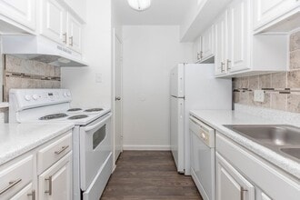 Building Photo - 12335 Antoine Dr