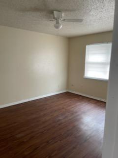 Building Photo - 3202 Matthews Dr