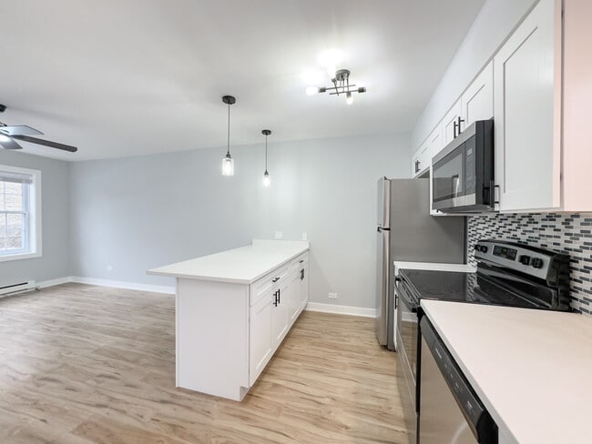 Building Photo - 2423 W Gunnison St