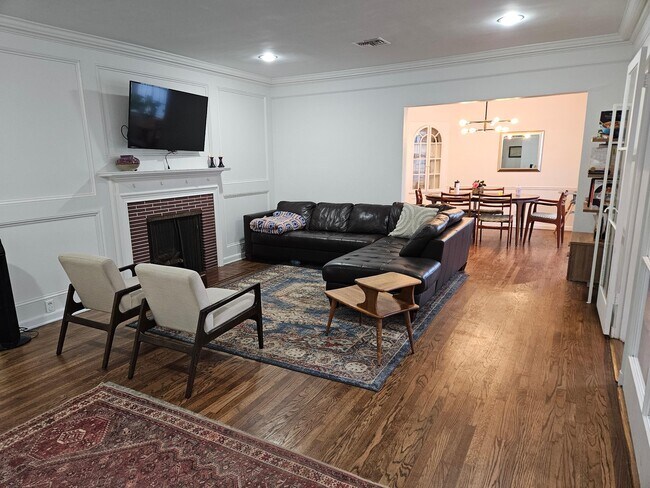 Foto del edificio - 9022 Alcott St