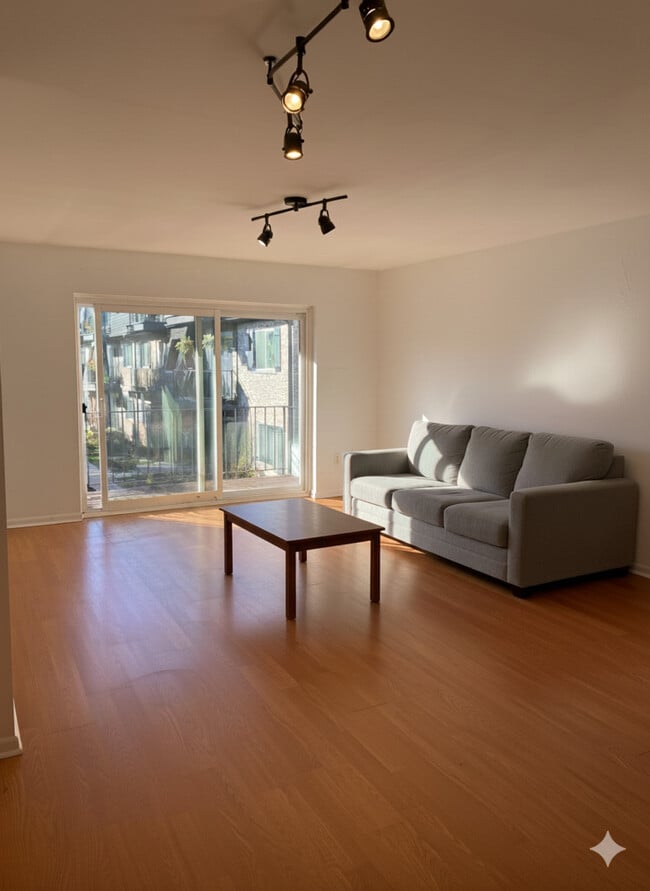 Building Photo - 880 S Plum Grove Rd