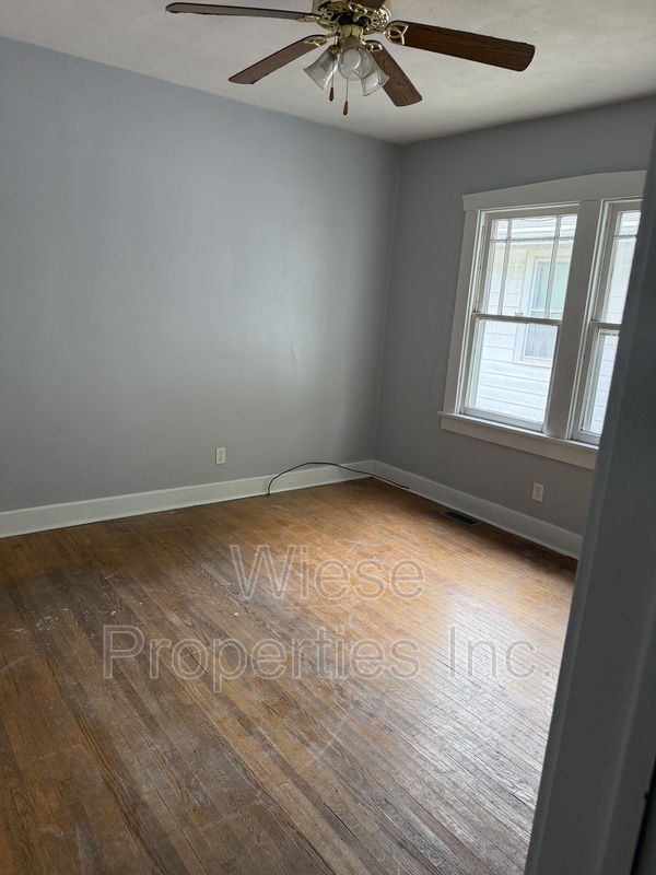 Building Photo - 2328 S 10th St
