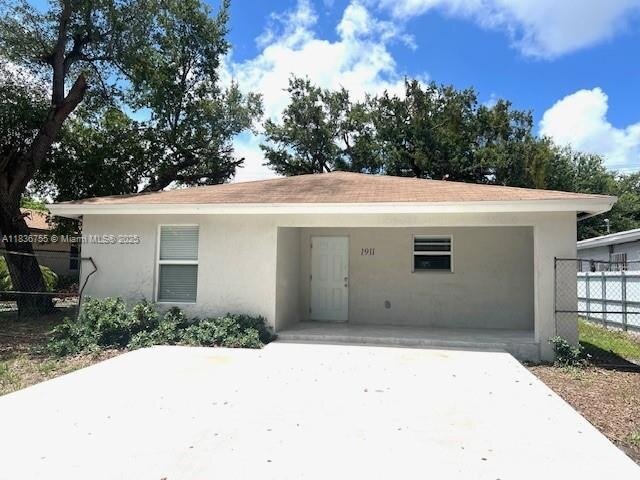 Foto principal - 1911 NW 95th Terrace