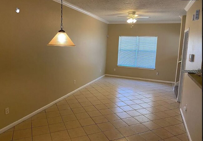 Foto del edificio - 9513 Merle St