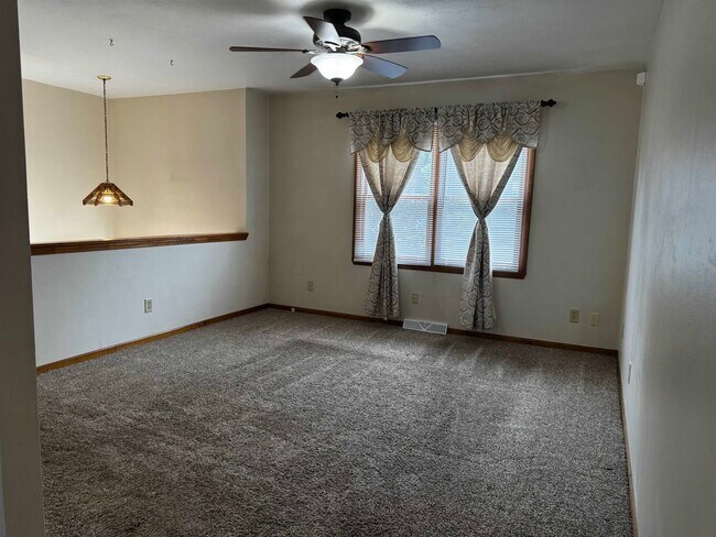 Foto del edificio - 1410 Arvidson Dr