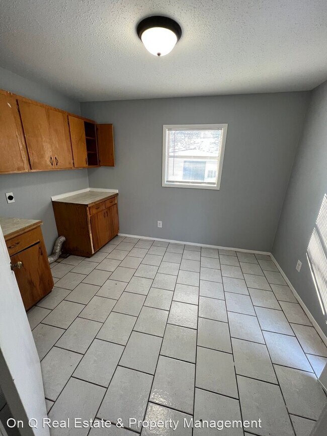 Foto del edificio - 3 br, 2 bath House - 3307 Kingsbury St