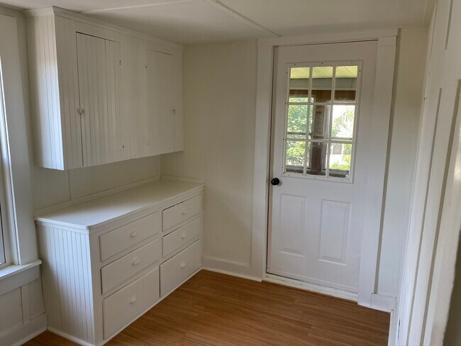Bonus room - 188 Oak St