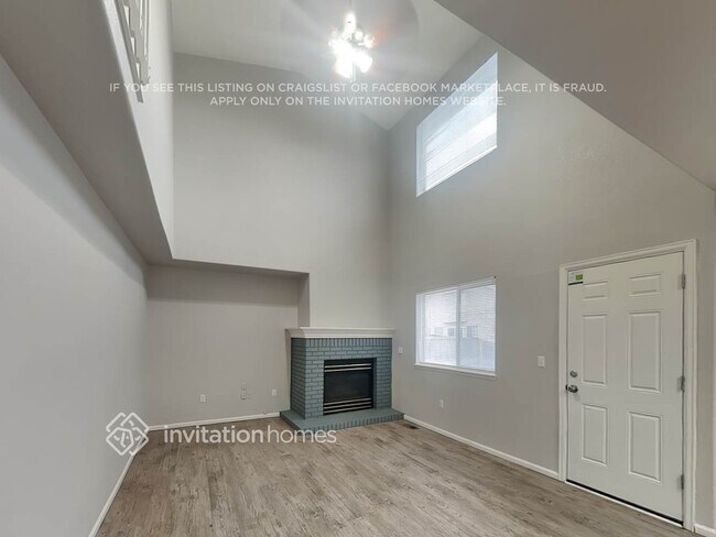 Building Photo - 4881 N Silverlace Dr