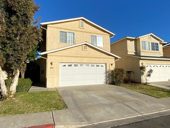 Foto del edificio - Beautiful 3 Bedrooms in Granite Hills