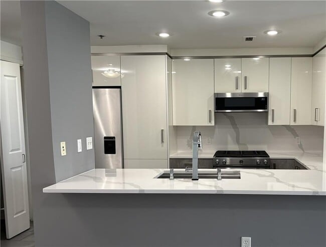 Foto del edificio - 3338 Peachtree Rd NE