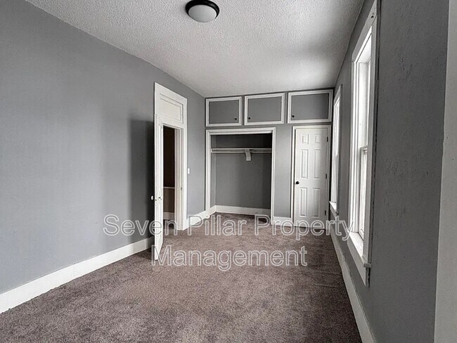 Foto del edificio - 428 E Main St