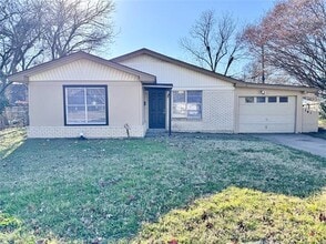 Building Photo - 141 NW Jayellen Ave