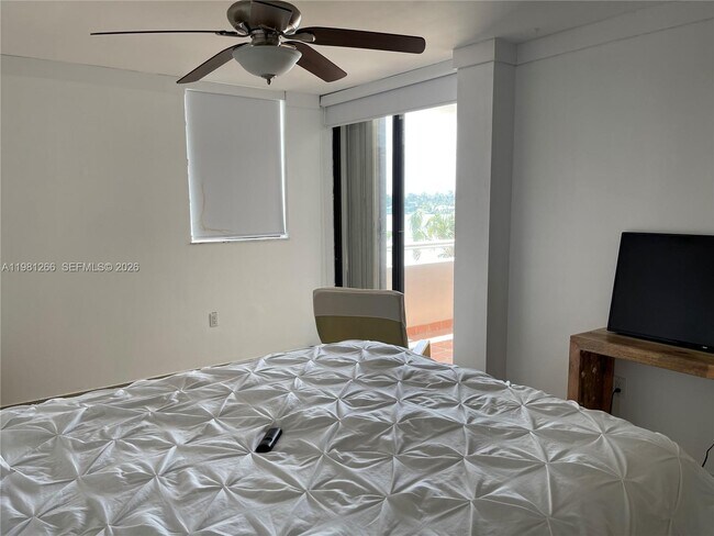 Foto del edificio - 6820 Indian Creek Dr