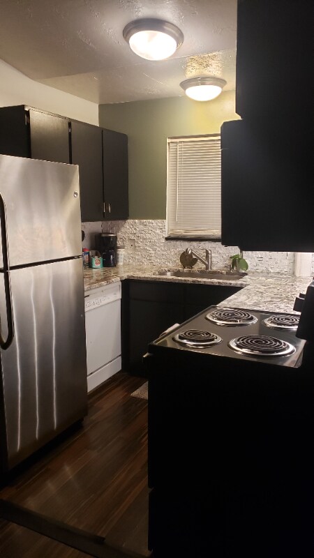 Building Photo - 8095 Twain Cir