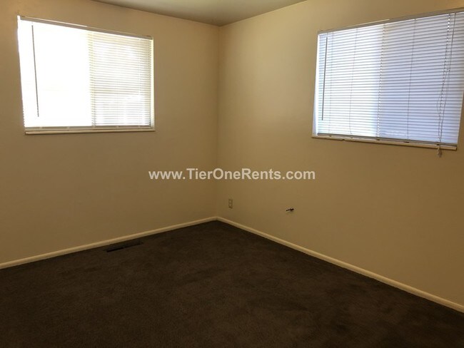 Building Photo - 672 E Millcreek Way