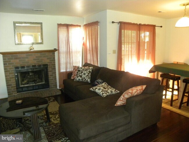 Building Photo - 710 Wind Ridge Dr