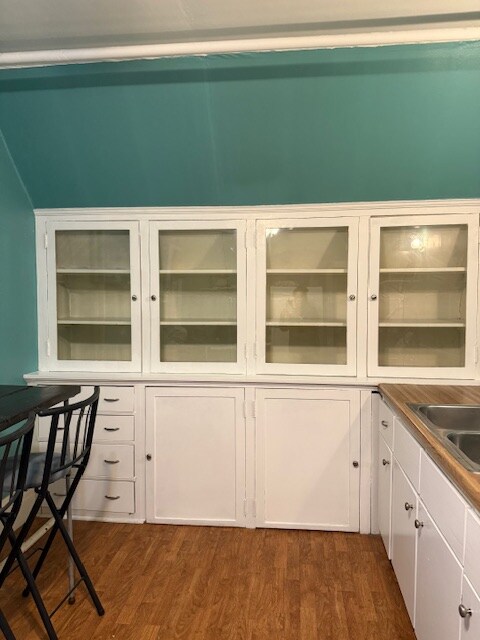 Foto del edificio - 547 E Dover St