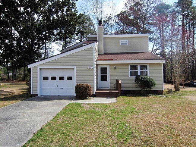 Building Photo - 3 BR / 2 BA home in Gated Community of Fai...