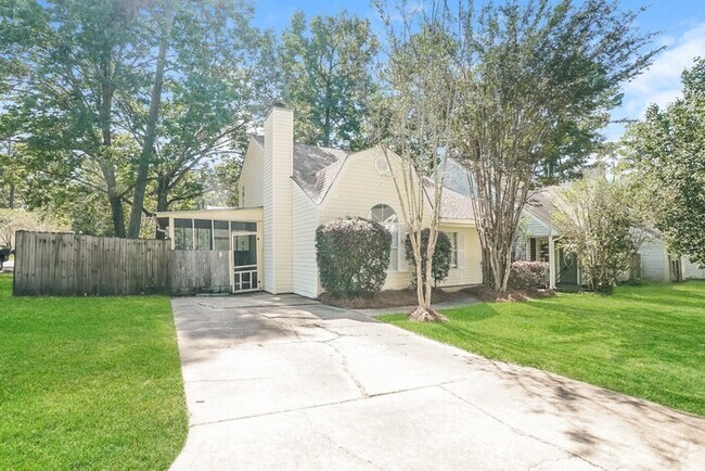 Building Photo - 327 N Grove Cir