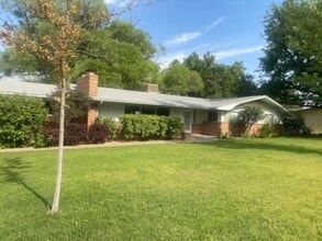 Building Photo - 715 Daniel Dr