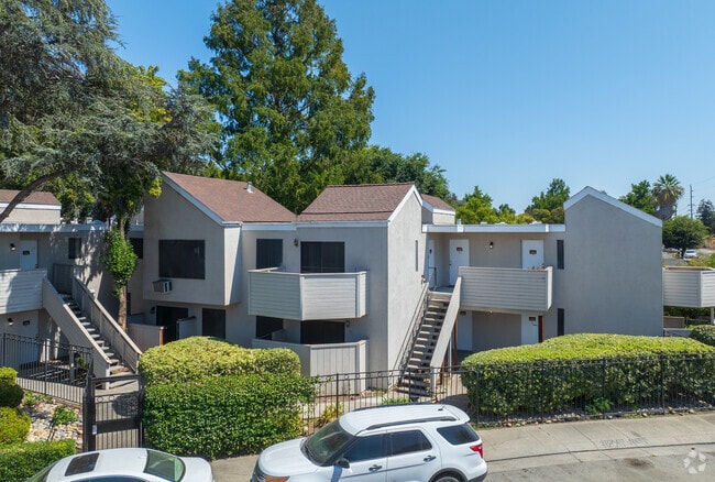 Primario - Iron Horse Apartments