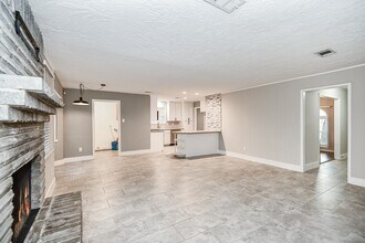 Building Photo - 7923 Dawnridge Dr