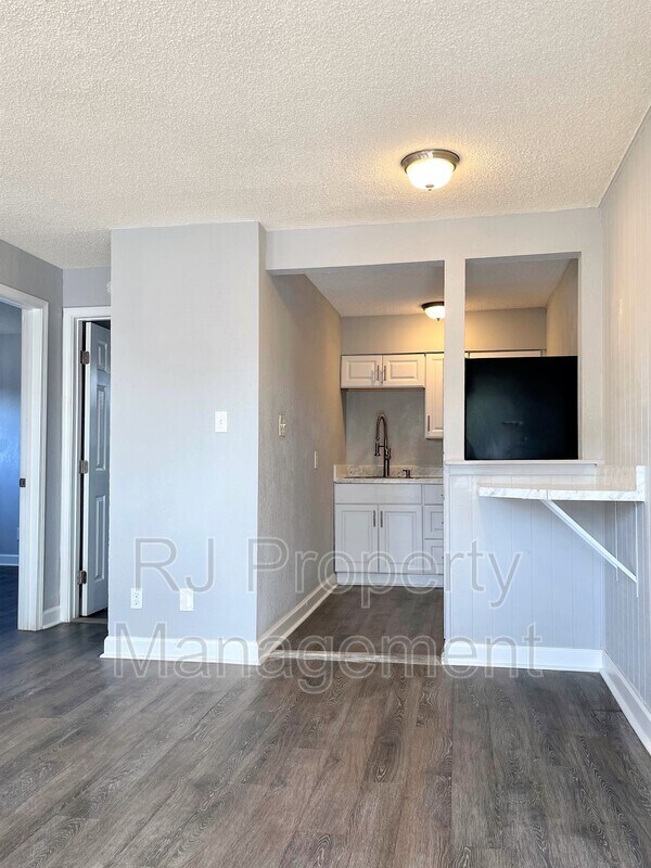 Foto del edificio - 1435 Court Ave