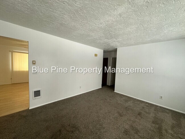 Building Photo - 1474 Benton St