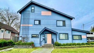 Building Photo - 5837 Quebec St