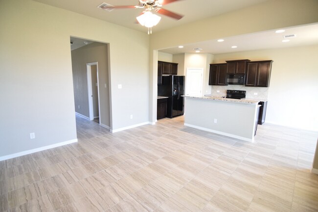 Building Photo - 909 Glenhaven Cove