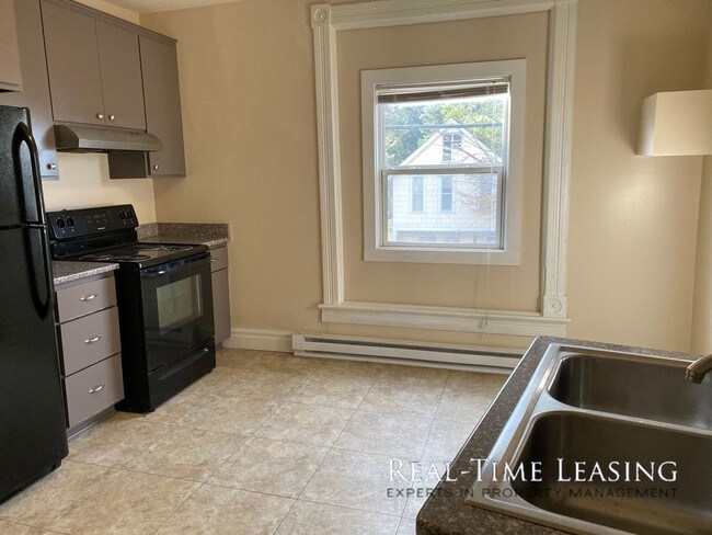 Building Photo - 1BA LOCATED IN ST PAUL AVAILABLE NOW