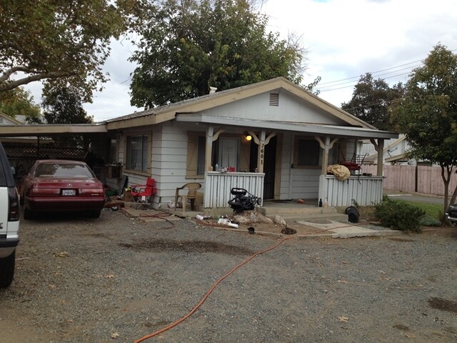 Building Photo - 7601-7611 Twin Oaks Ave