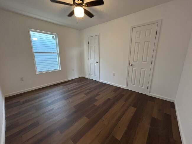 Foto del edificio - 3318 Broadway St