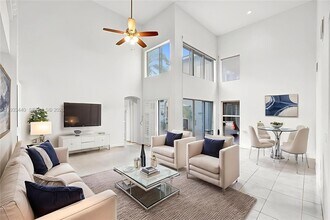 Building Photo - 1046 Satinleaf St