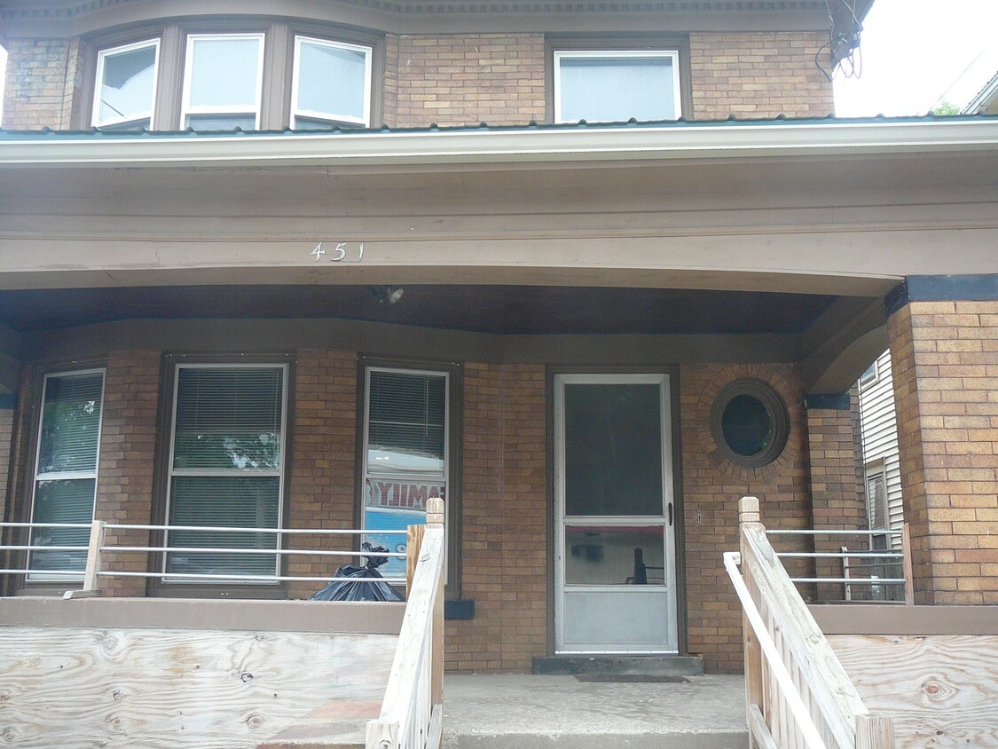 451 W 8th St Unit 1st floor front, Erie, PA 16502 Apartments in Erie, PA