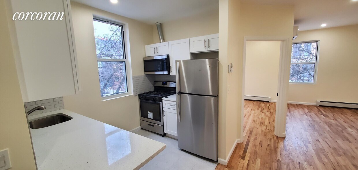 Foto principal - 299-301 Graham Ave