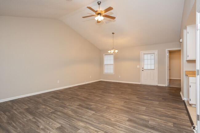 2BR, 1BA - 1,050 SF - Rosehill Apartments