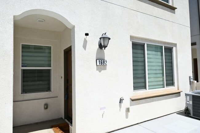 Photo - 1692 W Trapezoid Dr House