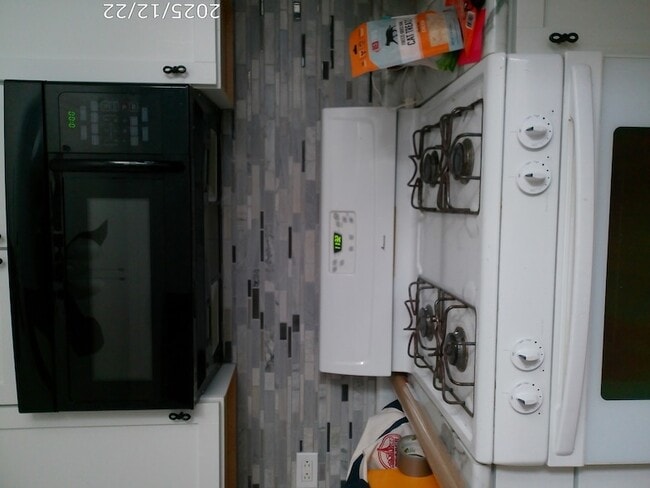 Foto del edificio - 2558 W 39th Pl