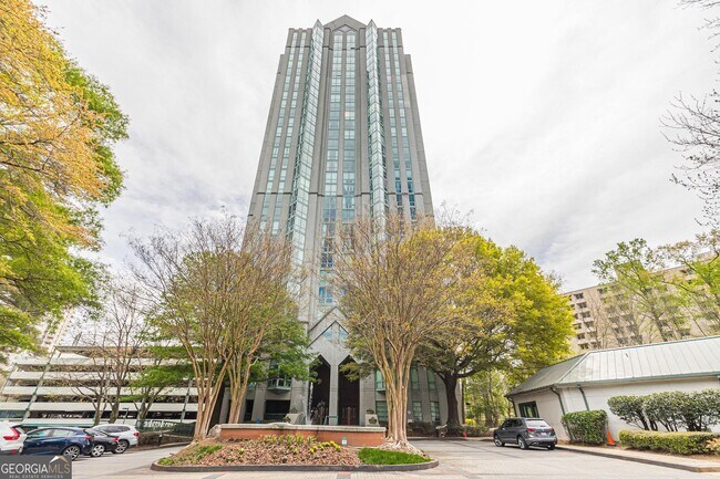 Foto del edificio - 2870 Pharr Ct S Northwest