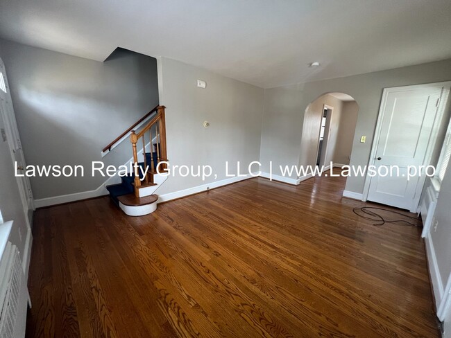 Building Photo - Bowman 2623-2625
