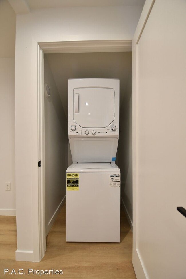 Foto del edificio - 1 br, 1 bath Apartment - 14437 Dickens Str...