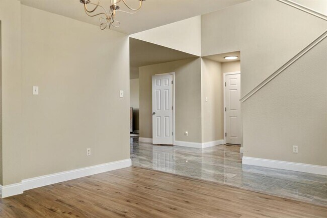 Foto del edificio - 5071 Marsh Ln