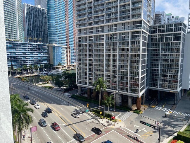 Building Photo - 500 Brickell Ave