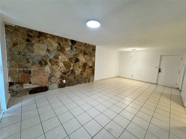 Foto del edificio - 8501 NW 8th St
